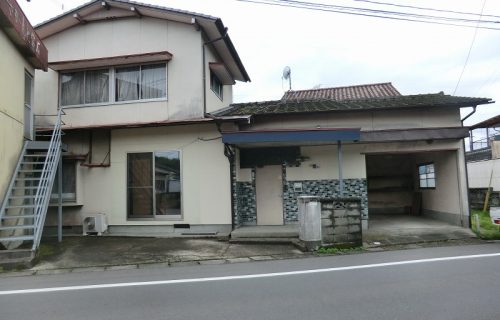 願成寺町559-1　店舗付き住宅です。