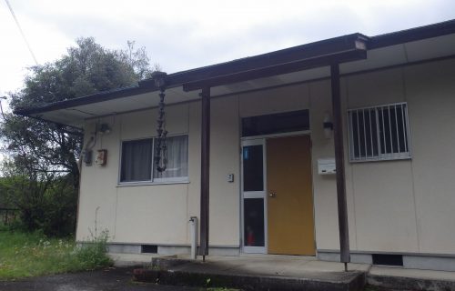 県道沿いに立ち並ぶ住宅地内！ガーデニングが楽しめる平屋物件です【上漆田町3280-2】